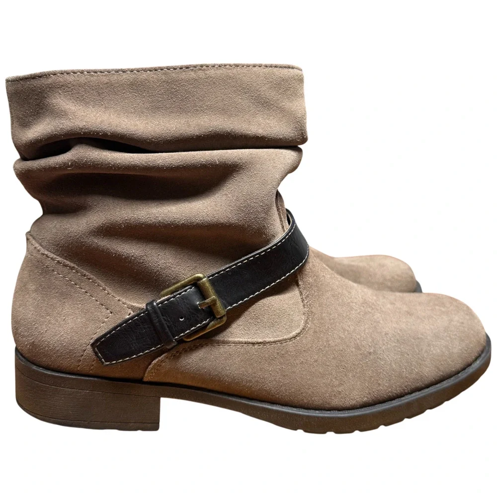 WHITE MOUNTAIN Nashville Women's 9 Brown Leather Boots Strap Buckle Casual - Picture 1 of 14